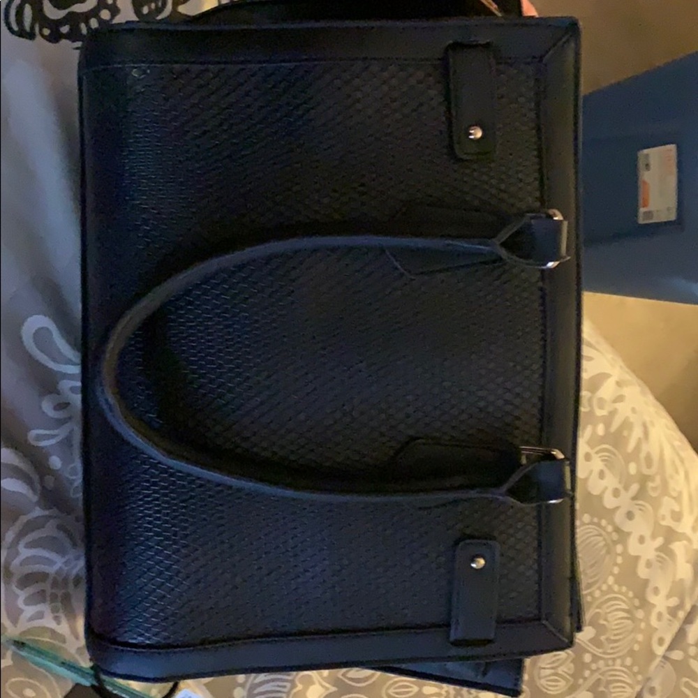 Purse - Picture 2 of 4